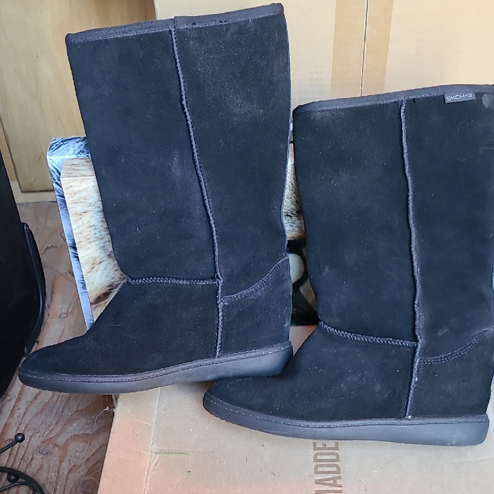 Skechers Women's Black Suede Boots
